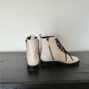 Rebecca Minkoff boots size 6 white